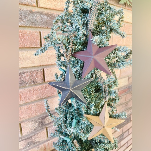 *Hanging Metal Primitive Stars With Gingham Hanger 3.75” Set of Three - Picture 3 of 17